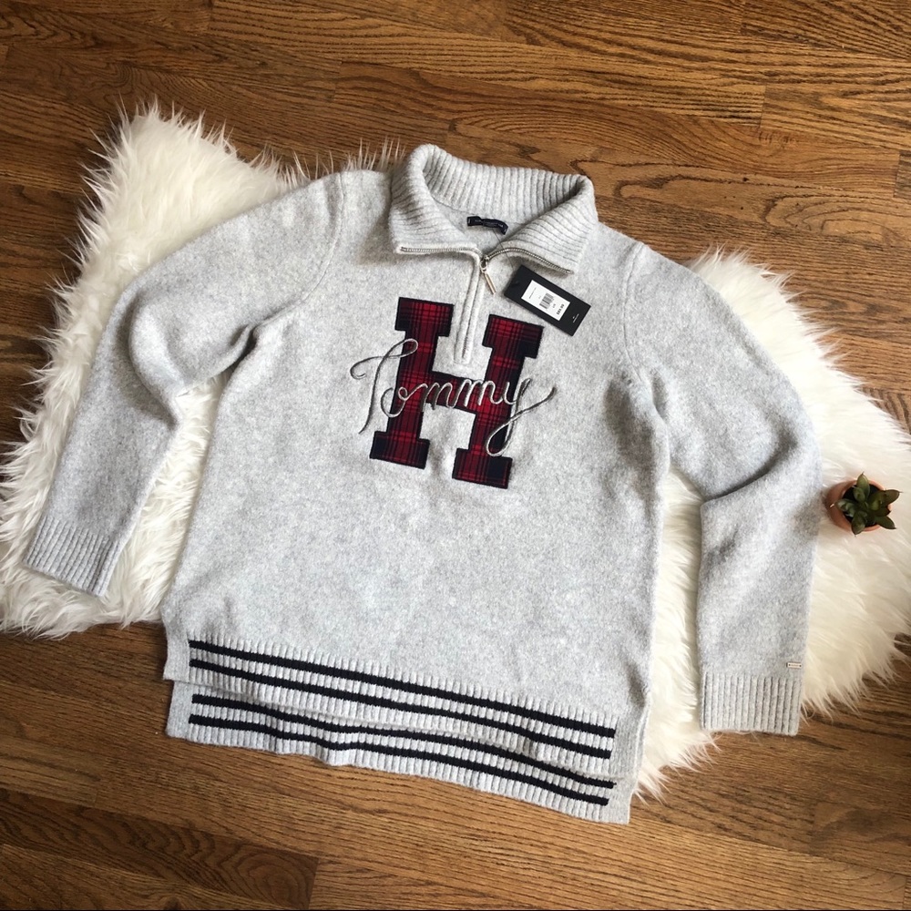TOMMY light gray polo sweater